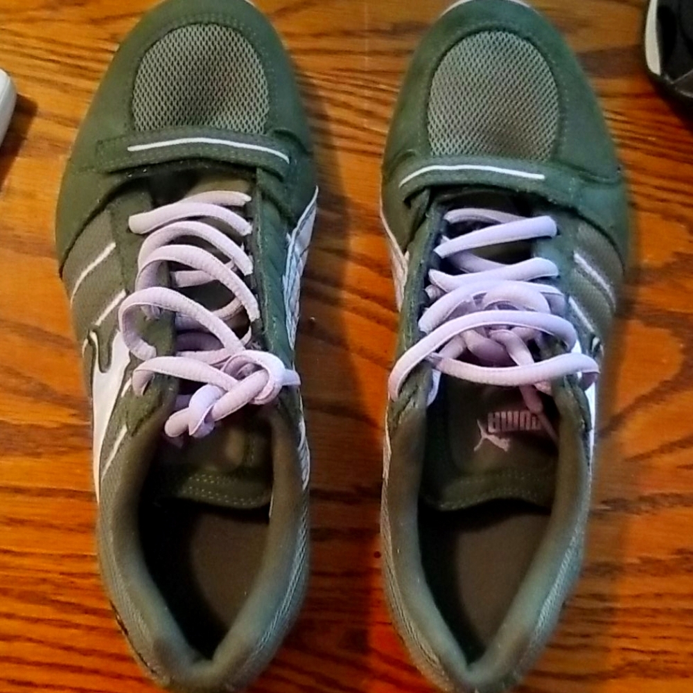Puma tennis shoes